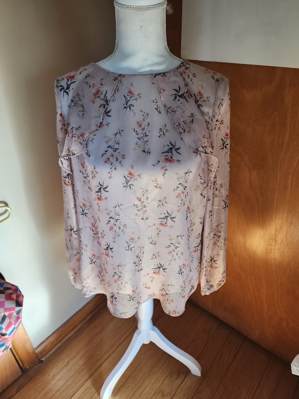 Worthington Soft Pink Floral Ruffle-Trim Blouse Size Medium